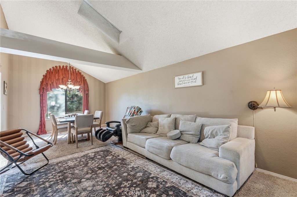 6424 Vagedes, Fresno, CA 93711