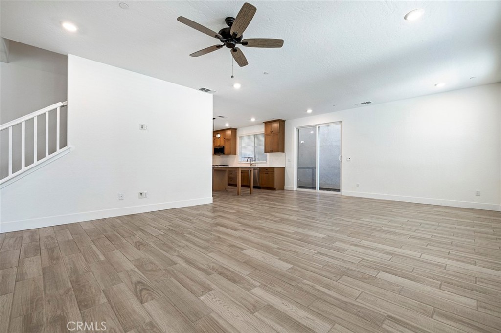 2725 E Teaberry Dr, Fresno, CA 93730