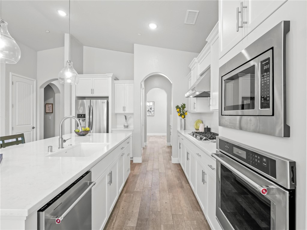 1734 N Park, Clovis, CA 93619