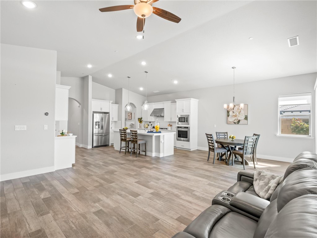 1734 N Park, Clovis, CA 93619