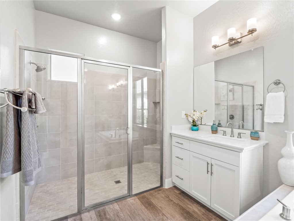 1734 N Park, Clovis, CA 93619