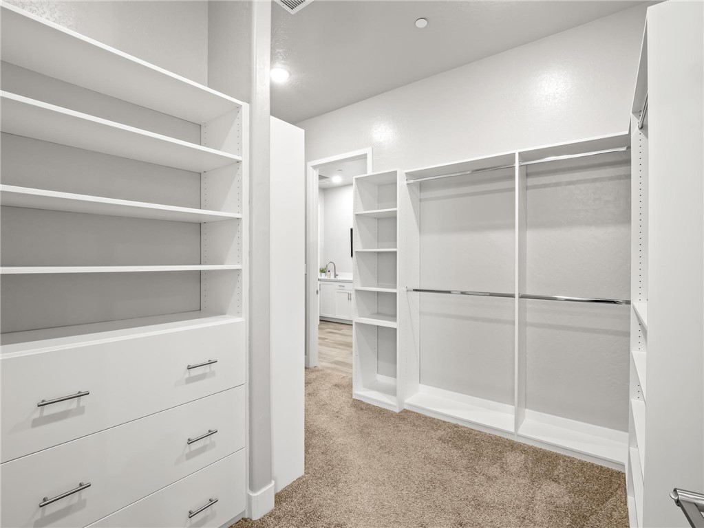 1734 N Park, Clovis, CA 93619