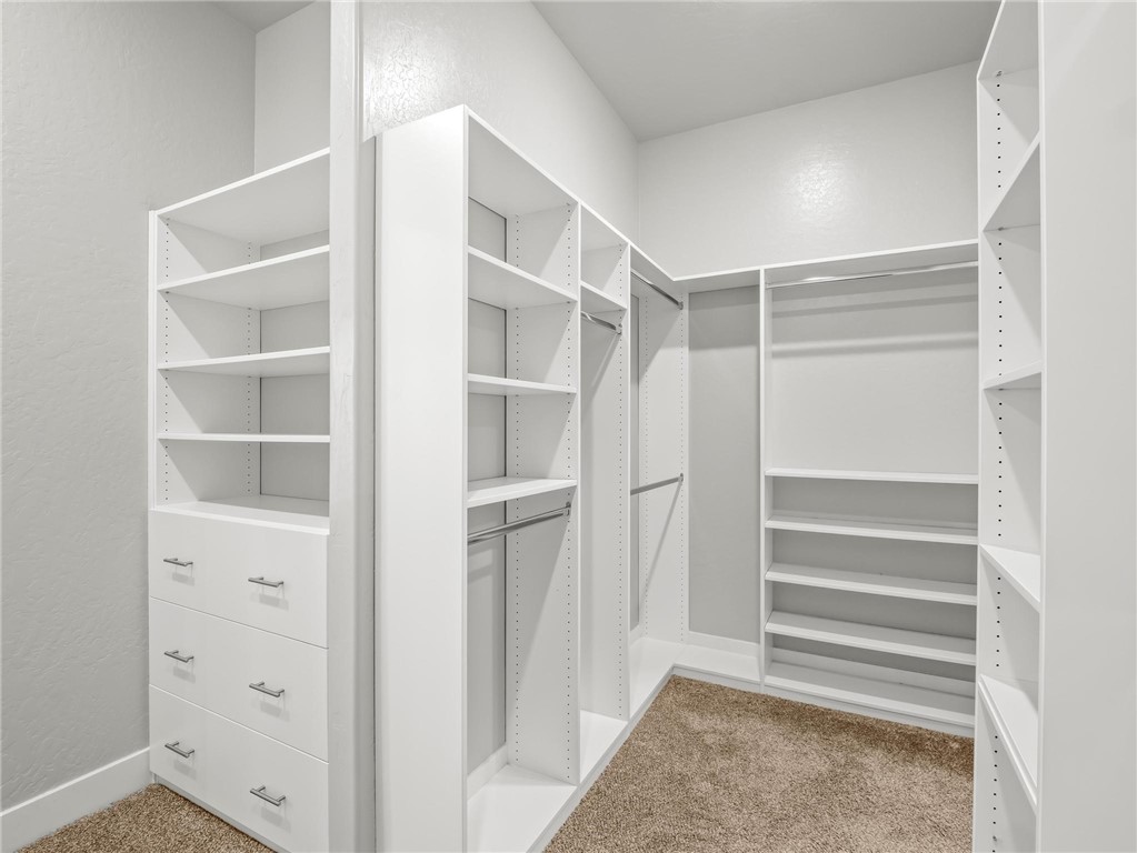 1734 N Park, Clovis, CA 93619