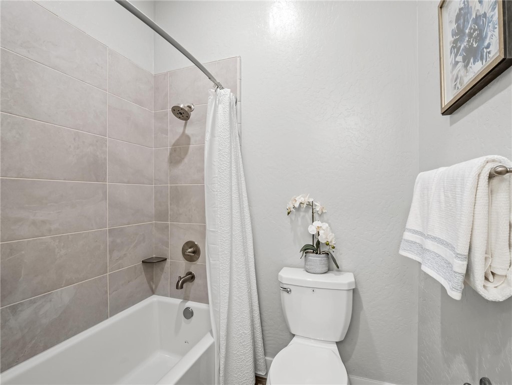 1734 N Park, Clovis, CA 93619