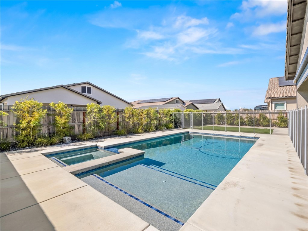 1734 N Park, Clovis, CA 93619