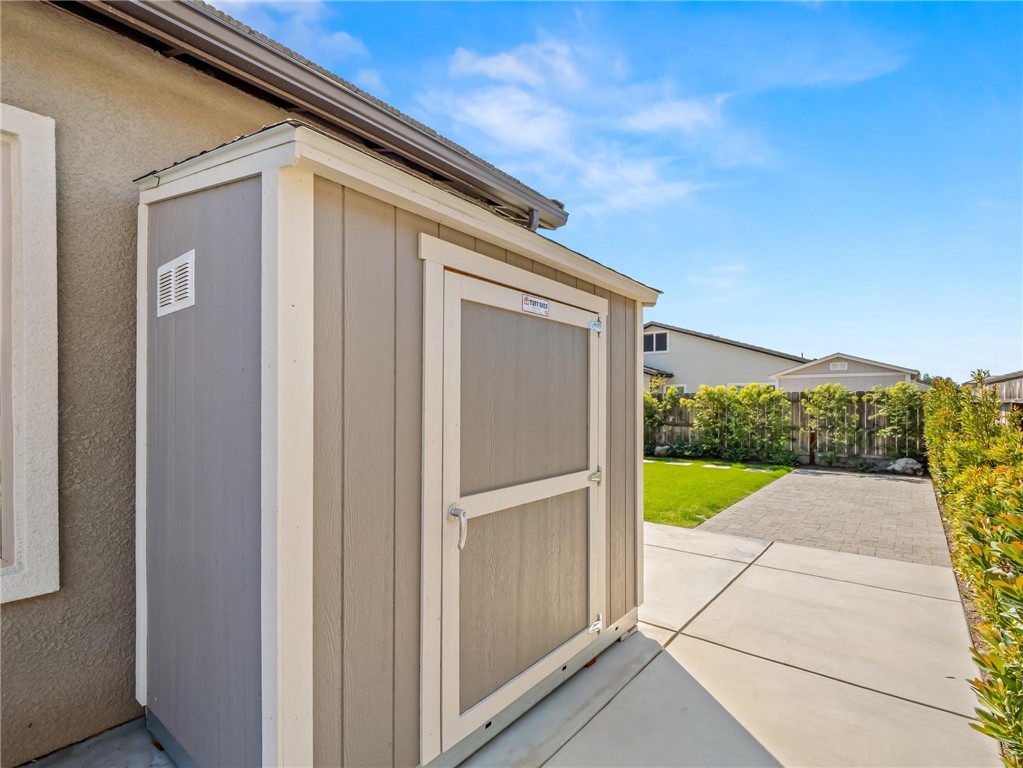 1734 N Park, Clovis, CA 93619