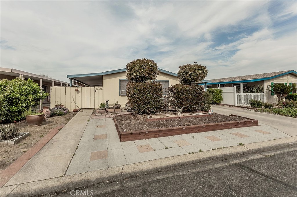 17423 Bluewater Bay Ln, Friant, CA 93626