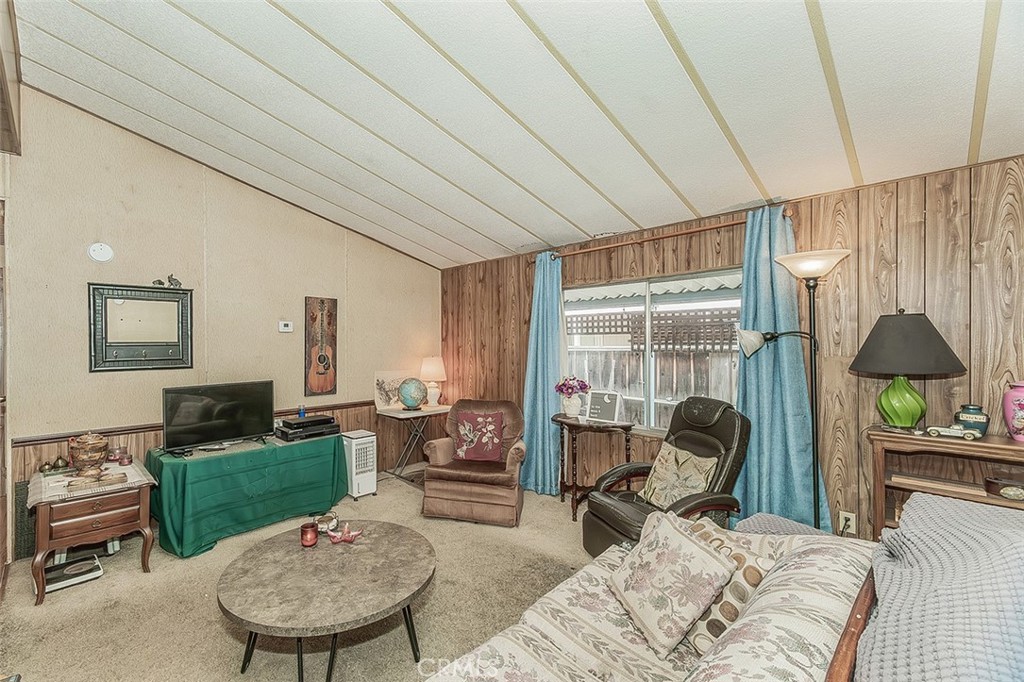 17423 Bluewater Bay Ln, Friant, CA 93626