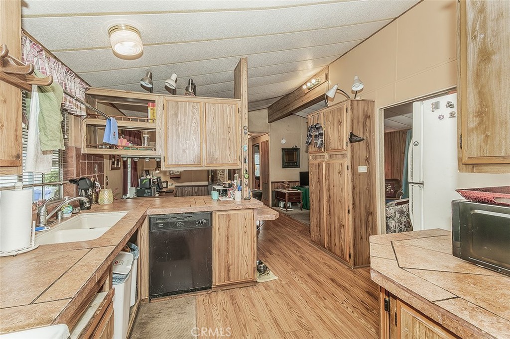 17423 Bluewater Bay Ln, Friant, CA 93626