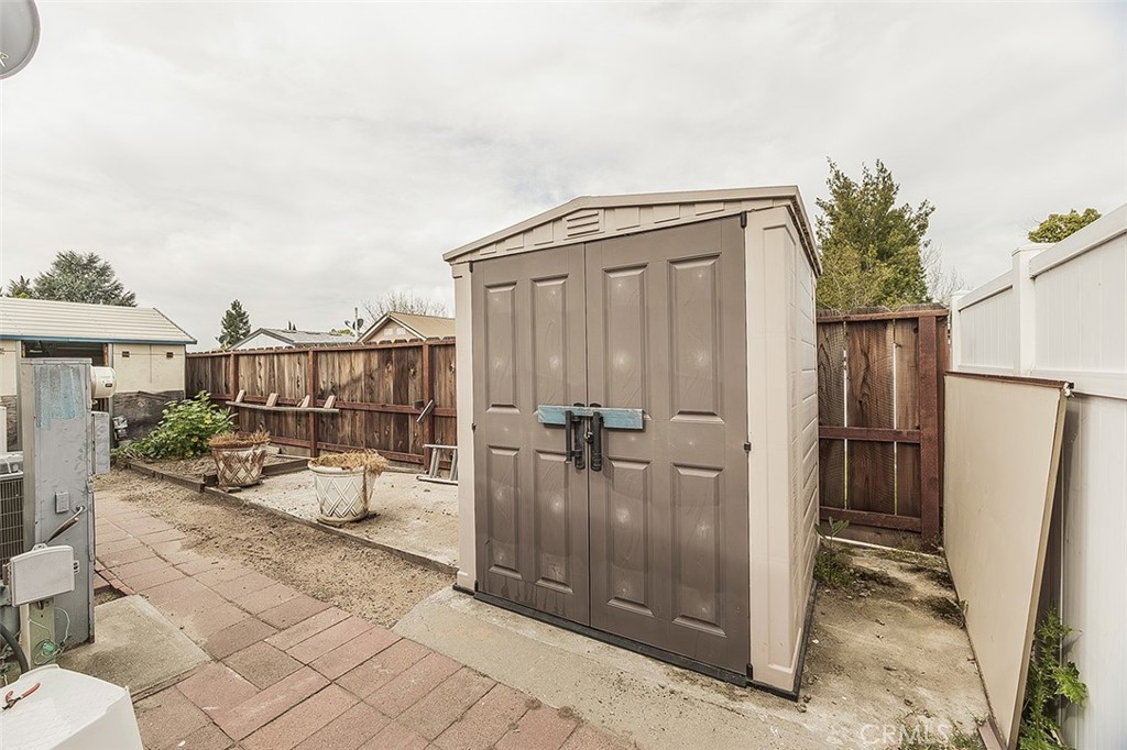 17423 Bluewater Bay Ln, Friant, CA 93626