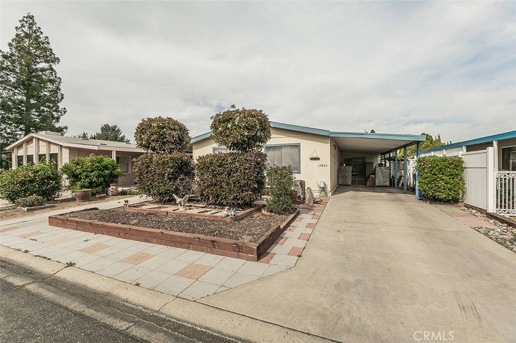 17423 Bluewater Bay Ln, Friant, CA 93626