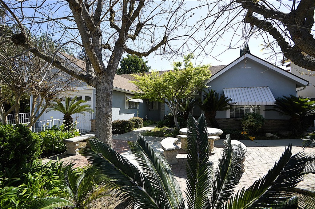 2037 E Decatur, Fresno, CA 93720