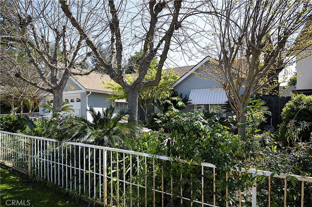 2037 E Decatur, Fresno, CA 93720