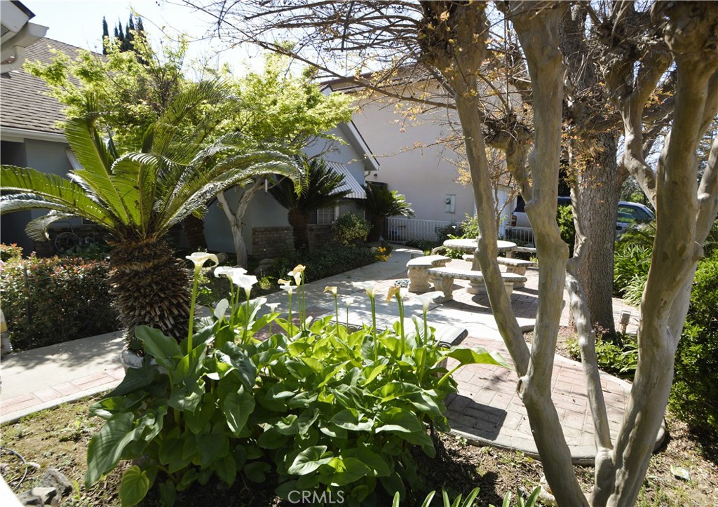 2037 E Decatur, Fresno, CA 93720