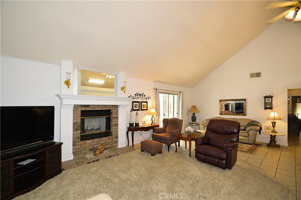 2037 E Decatur, Fresno, CA 93720