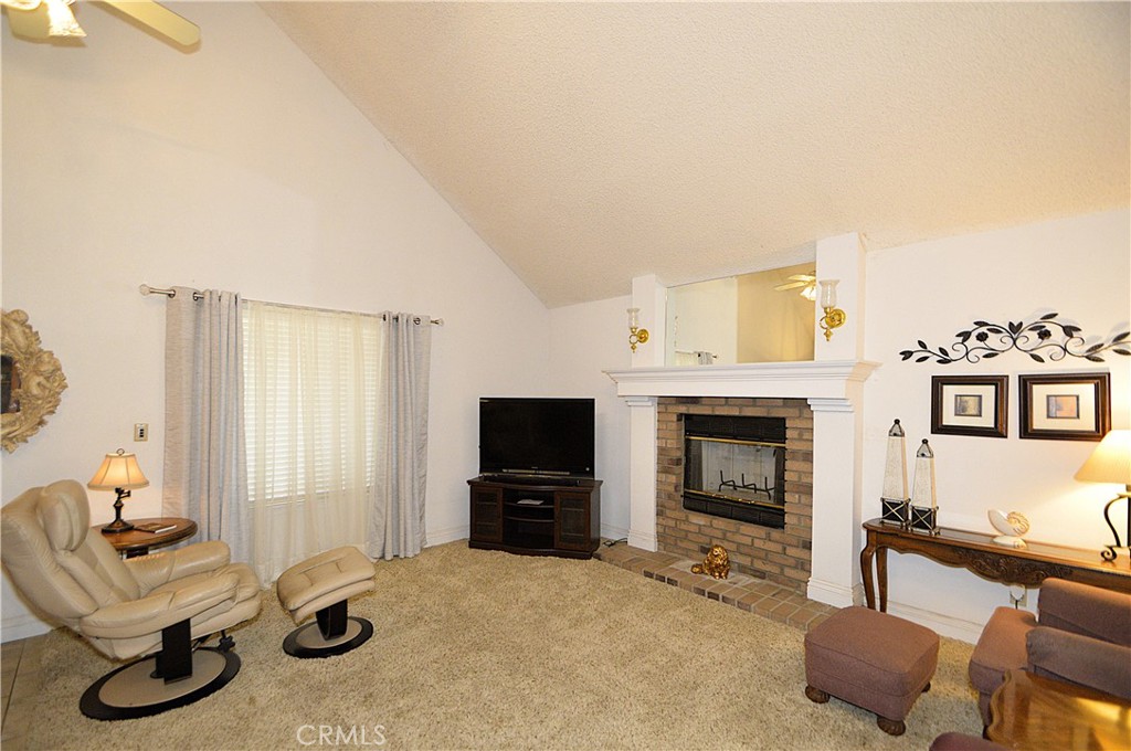 2037 E Decatur, Fresno, CA 93720