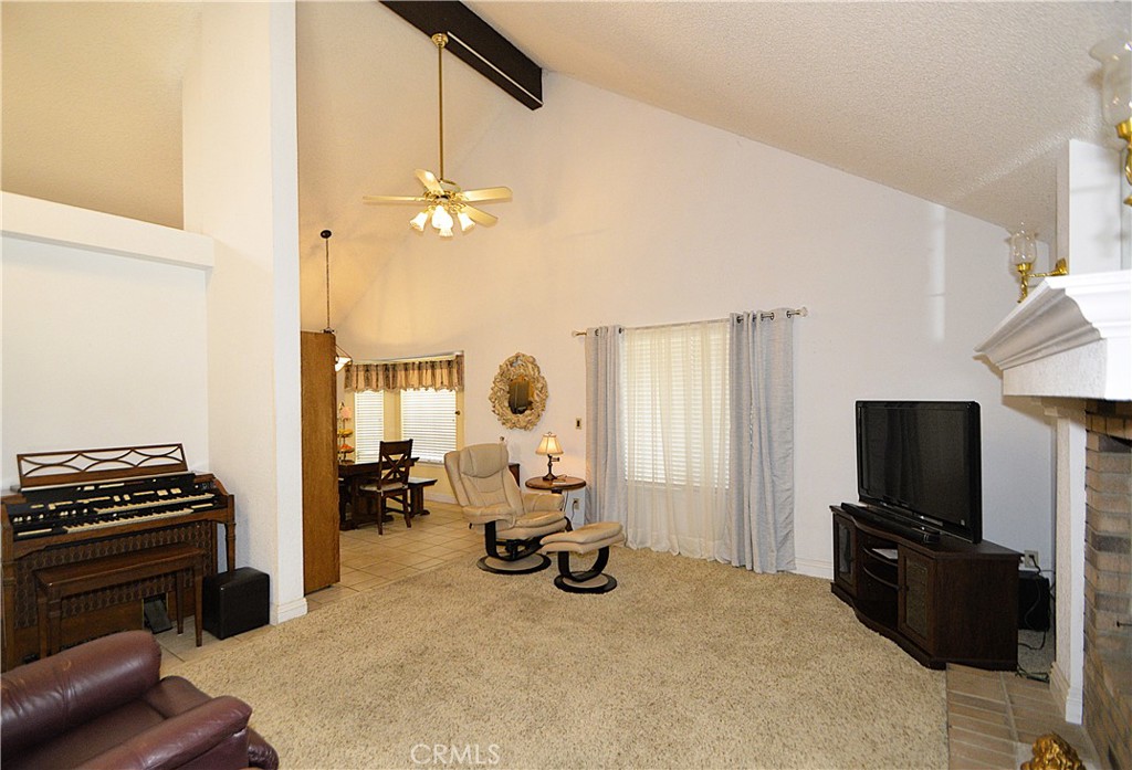 2037 E Decatur, Fresno, CA 93720