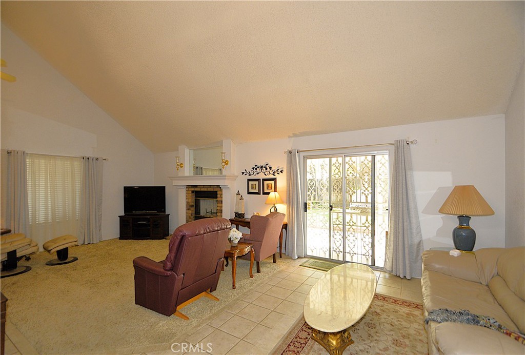 2037 E Decatur, Fresno, CA 93720