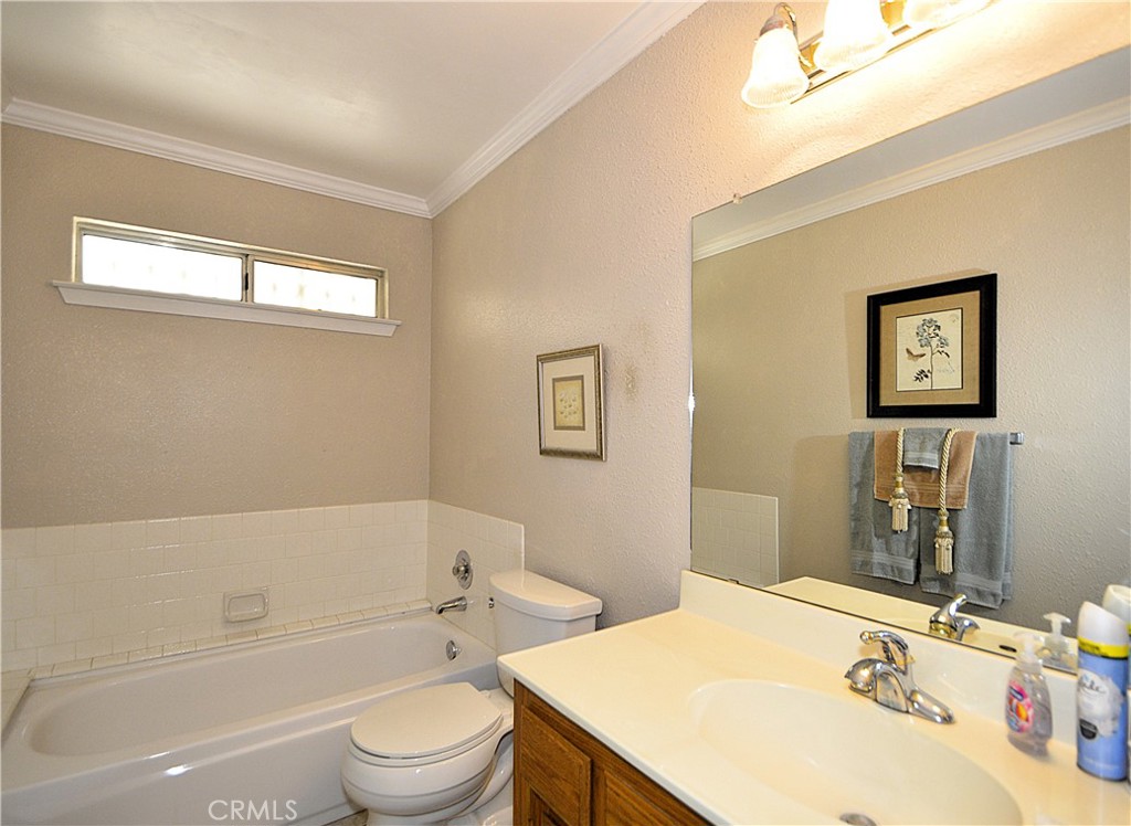 2037 E Decatur, Fresno, CA 93720