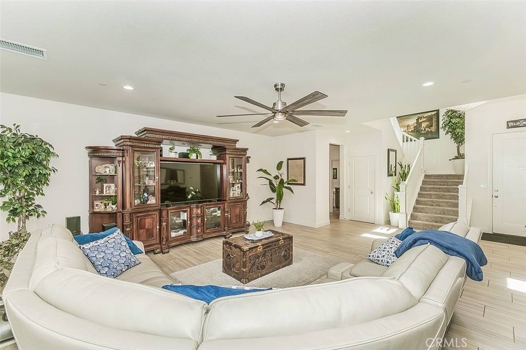 877 Treasure Hills, Madera, CA 93636