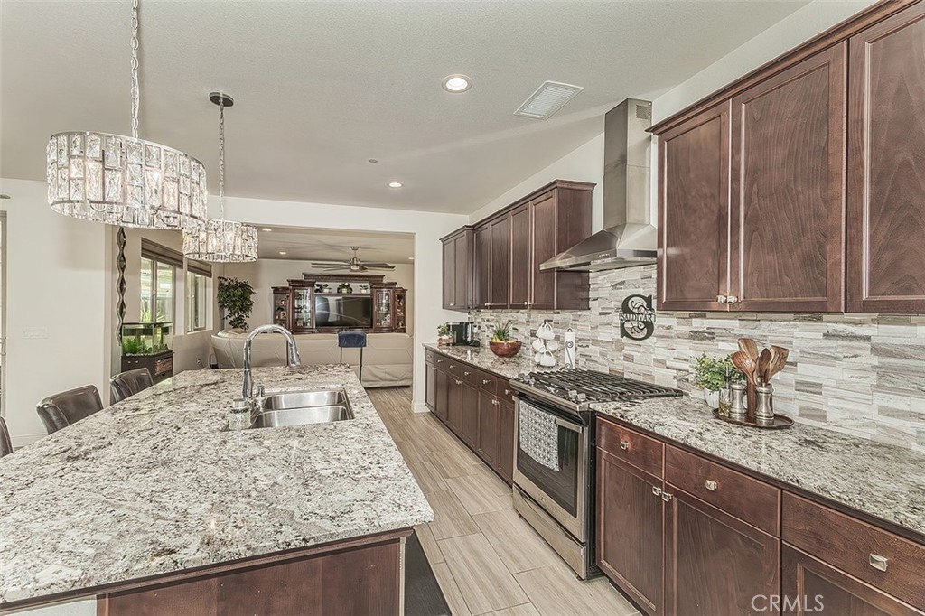 877 Treasure Hills, Madera, CA 93636