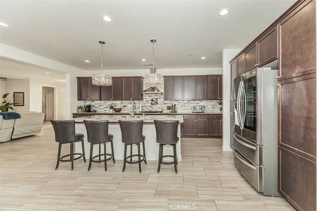 877 Treasure Hills, Madera, CA 93636