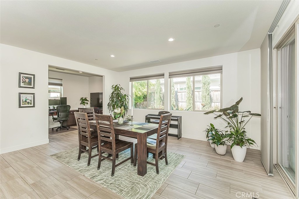 877 Treasure Hills, Madera, CA 93636