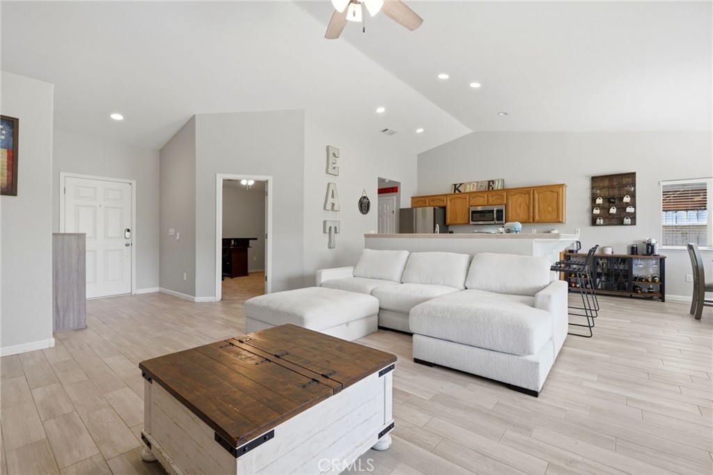 1849 W Spring Crest, Hanford, CA 93230