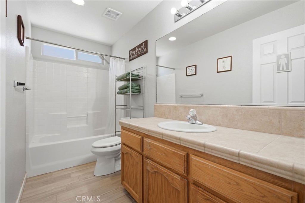 1849 W Spring Crest, Hanford, CA 93230