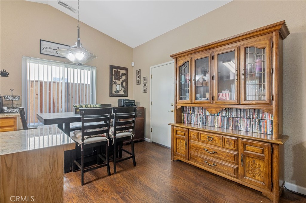 517 Tucker Ave, Sanger, CA 93657