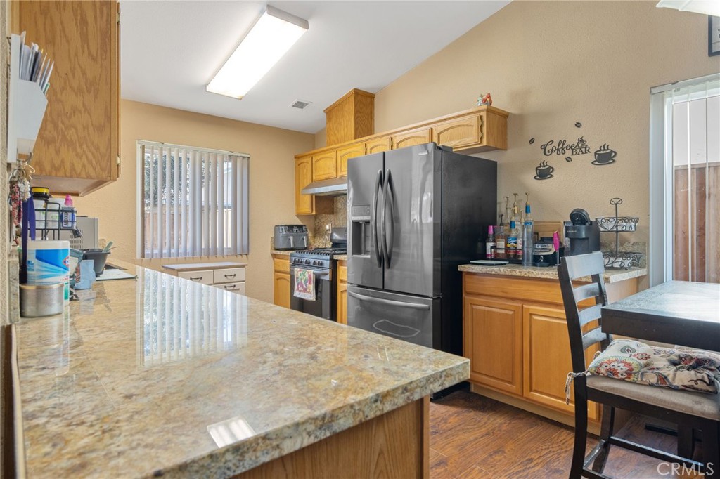 517 Tucker Ave, Sanger, CA 93657