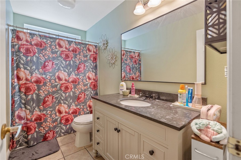 517 Tucker Ave, Sanger, CA 93657