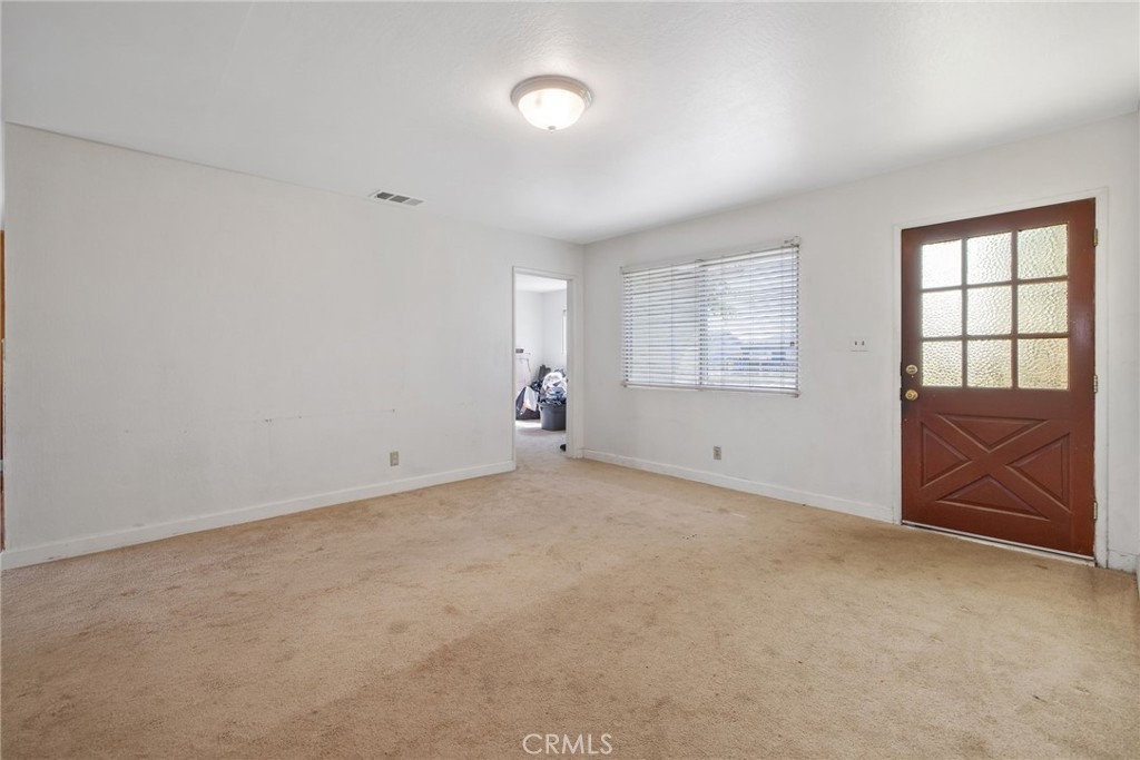 10840 Beverly Dr, Hanford, CA 93230