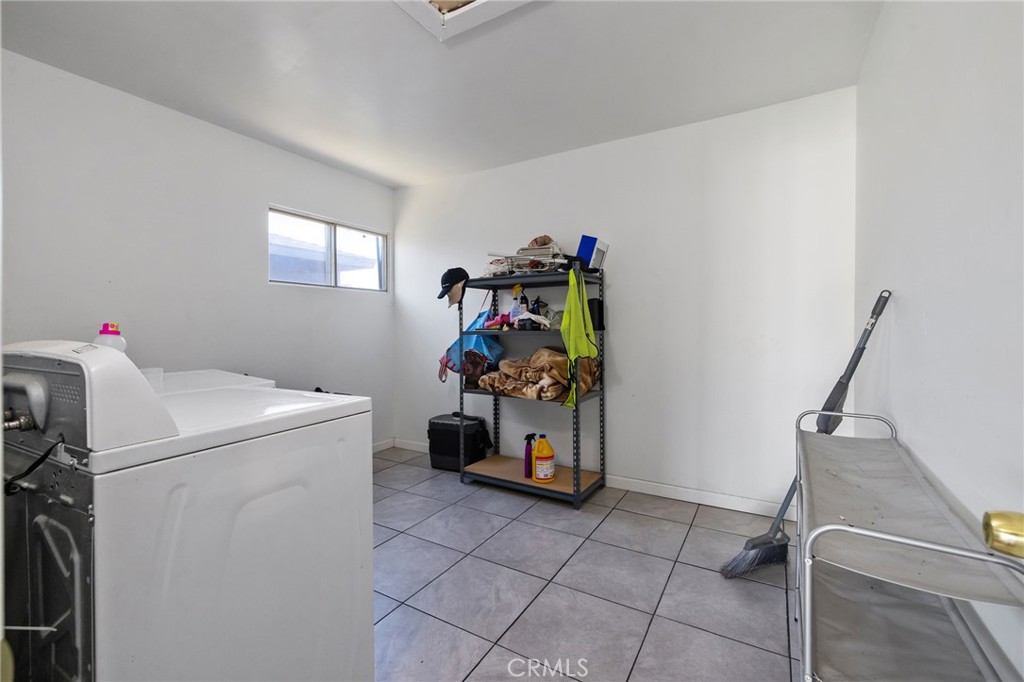 10840 Beverly Dr, Hanford, CA 93230