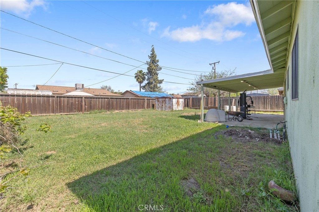 10840 Beverly Dr, Hanford, CA 93230