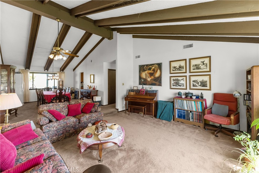 4776 Stetson, Clovis, CA 93619