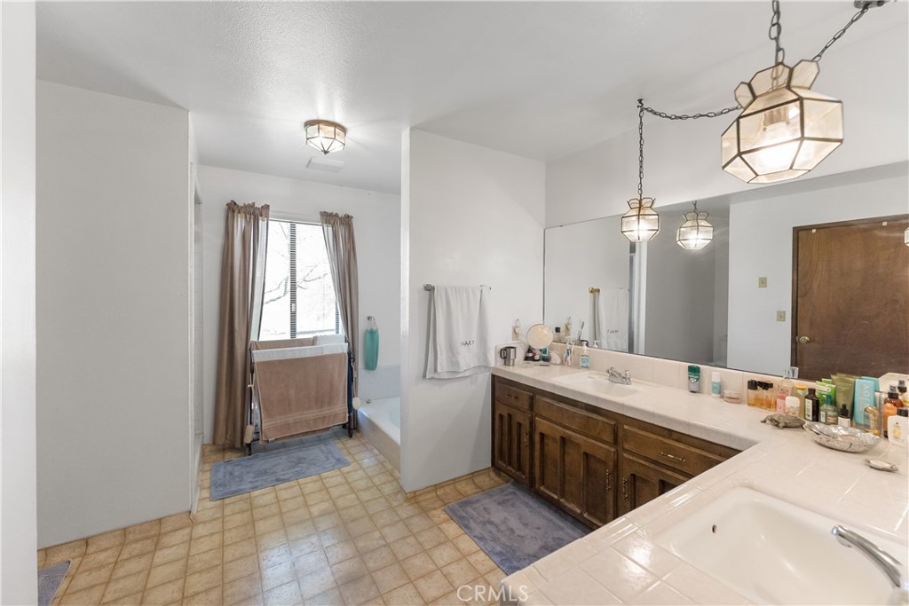 4776 Stetson, Clovis, CA 93619