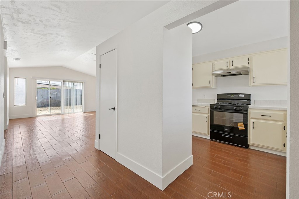 1171 State St, Hanford, CA 93230