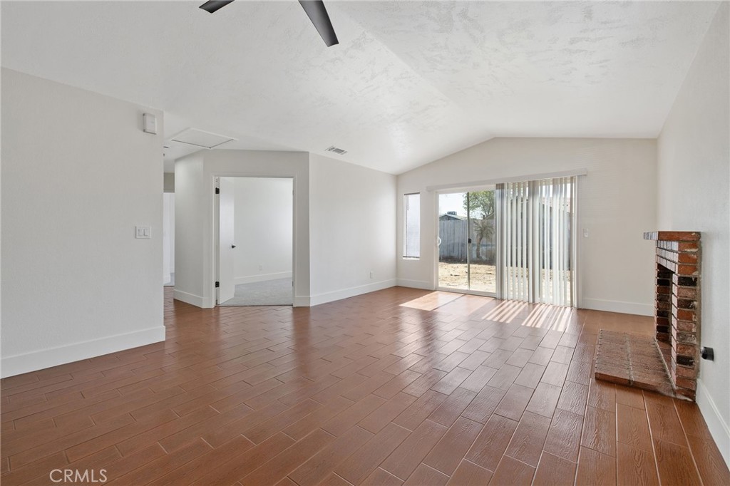 1171 State St, Hanford, CA 93230