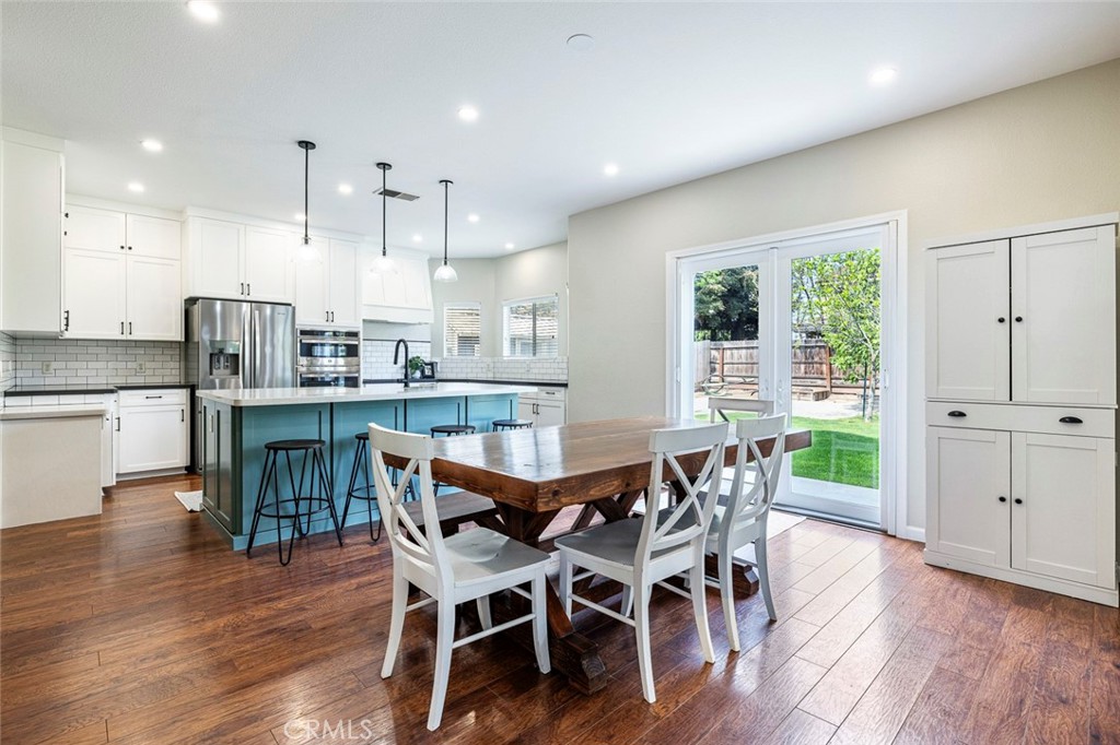 1977 Goshen Ave, Clovis, CA 93611