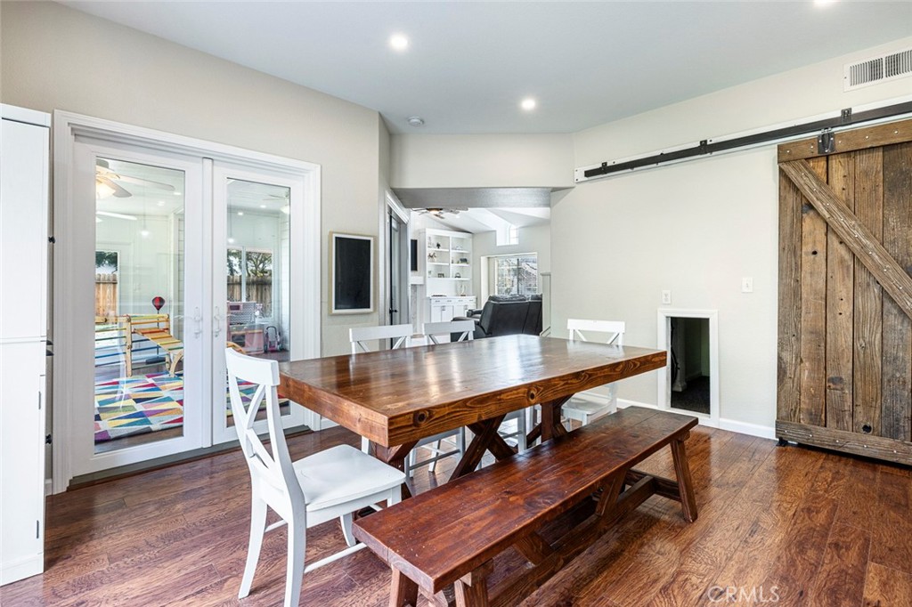 1977 Goshen Ave, Clovis, CA 93611