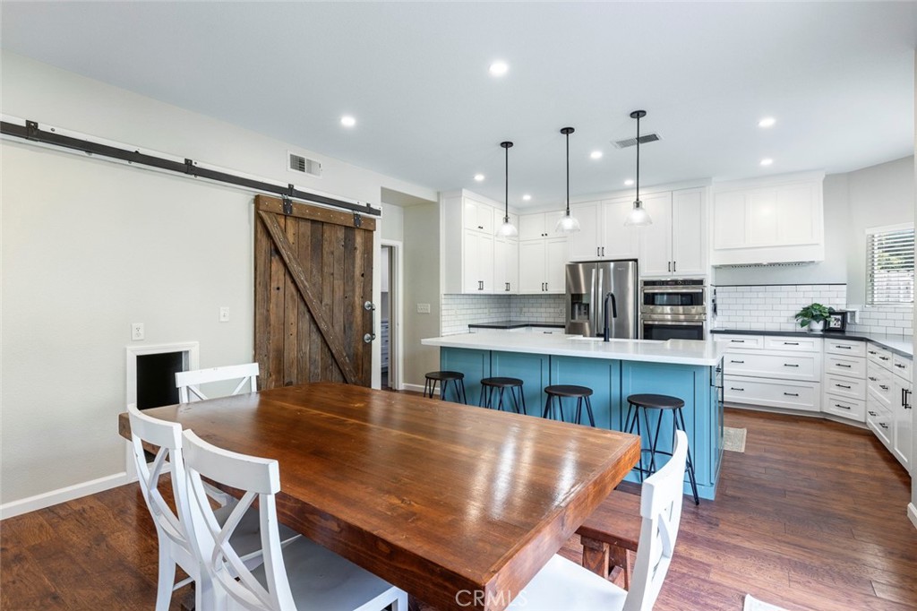 1977 Goshen Ave, Clovis, CA 93611