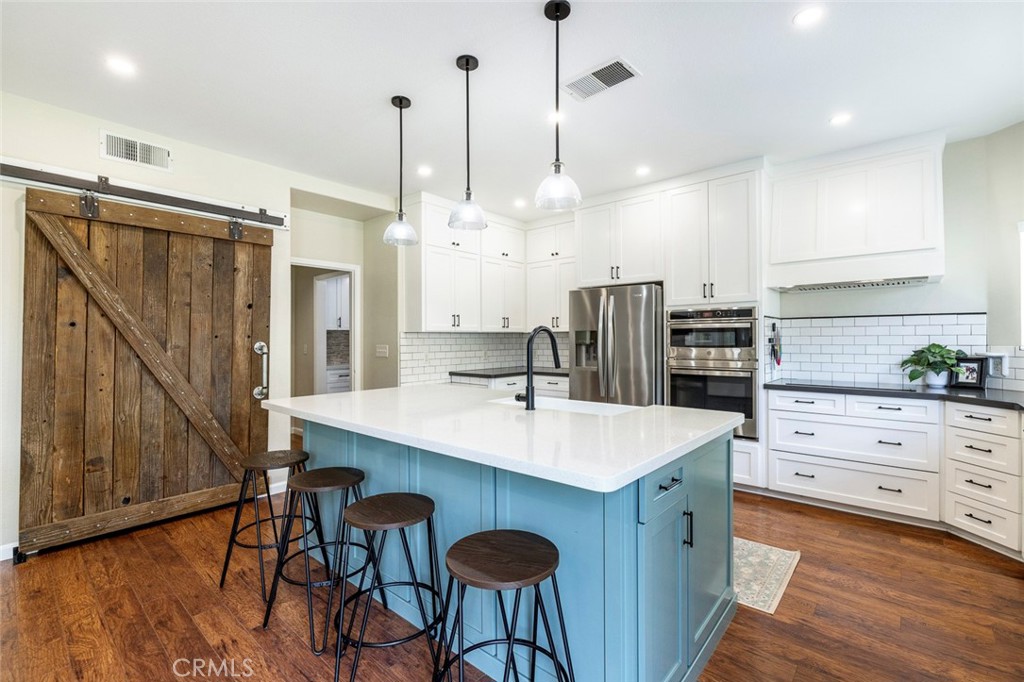 1977 Goshen Ave, Clovis, CA 93611