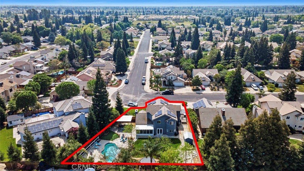 1977 Goshen Ave, Clovis, CA 93611