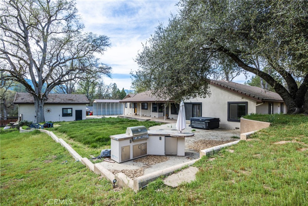 45344 S Oakview, Oakhurst, CA 93644