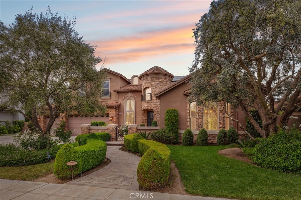 4918 W Bluff, Fresno, CA 93722