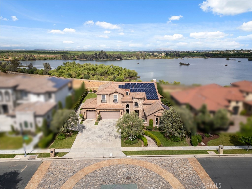 4918 W Bluff, Fresno, CA 93722