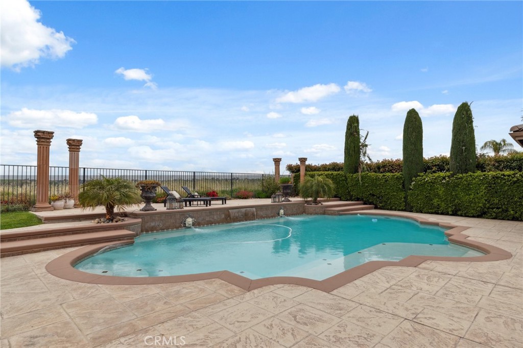 4918 W Bluff, Fresno, CA 93722