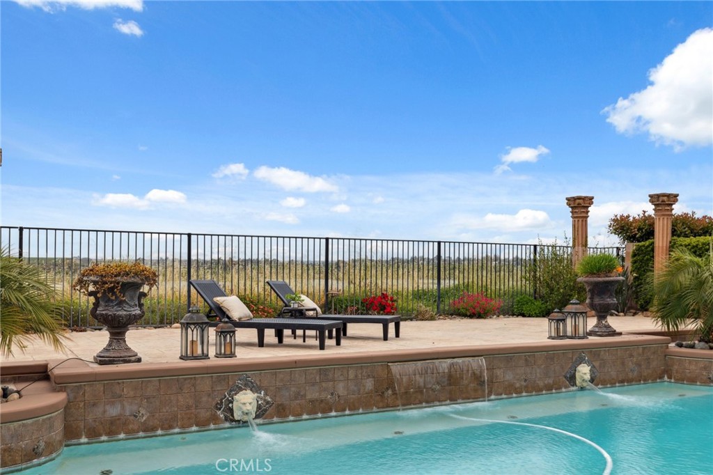 4918 W Bluff, Fresno, CA 93722