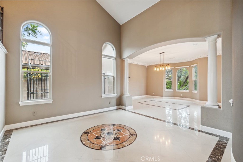 4918 W Bluff, Fresno, CA 93722